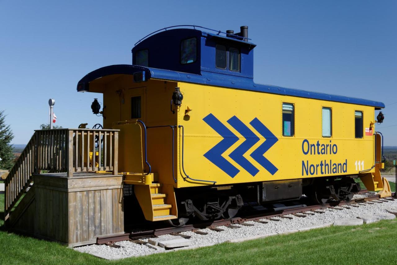 Creemore Clearview Station & Caboose B&B المظهر الخارجي الصورة
