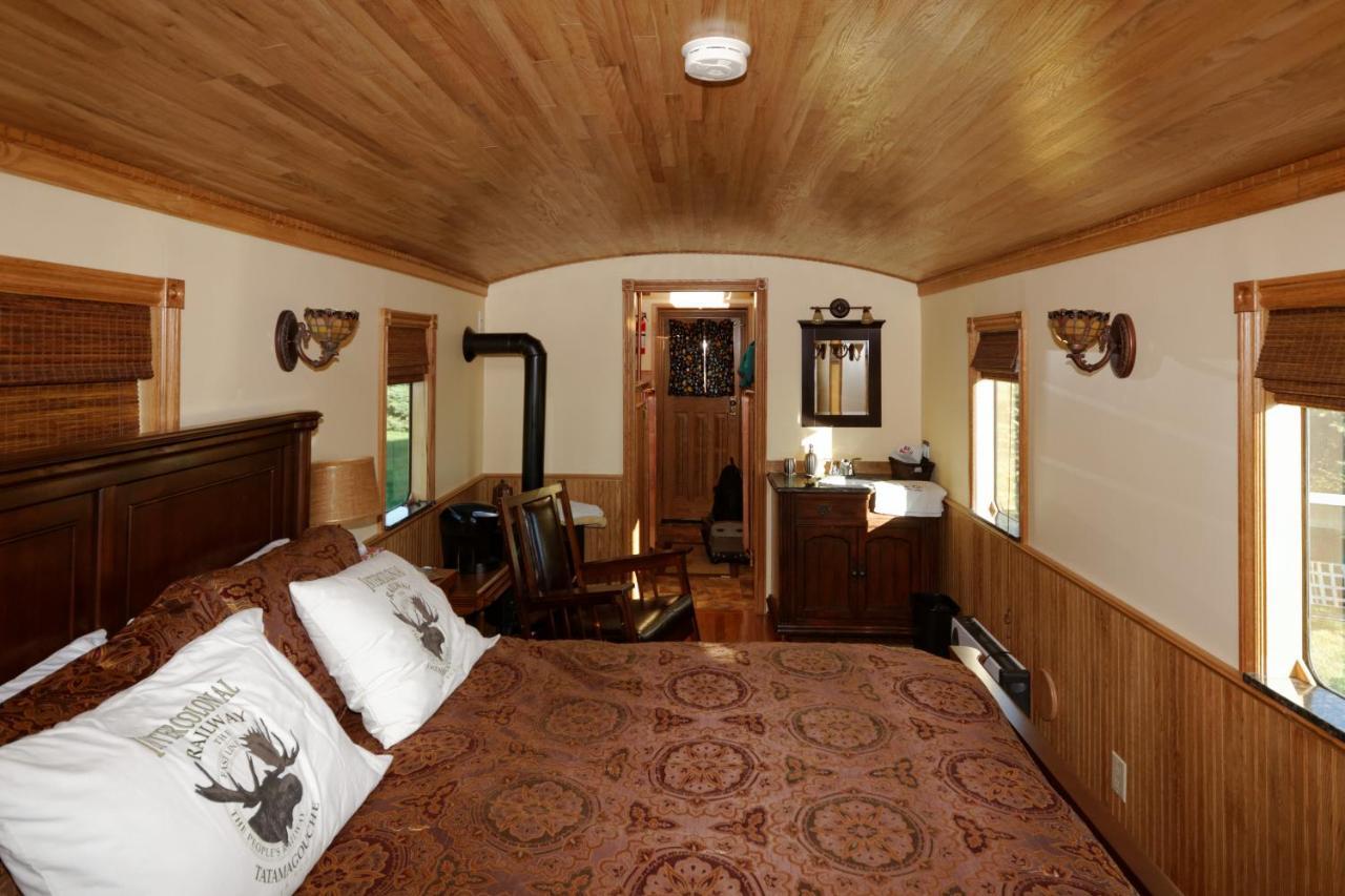 Creemore Clearview Station & Caboose B&B المظهر الخارجي الصورة